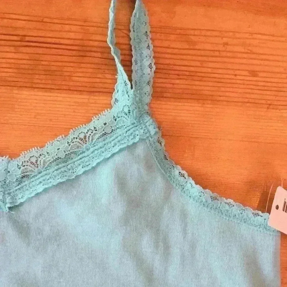 🌸2/$15🌸new Old Navy Tank - Picture 3 of 5